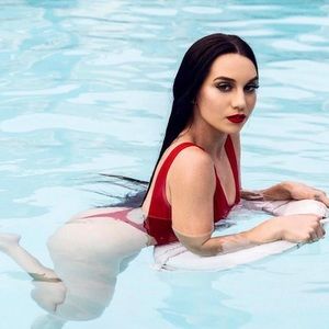 Meet your Posher, Sarina